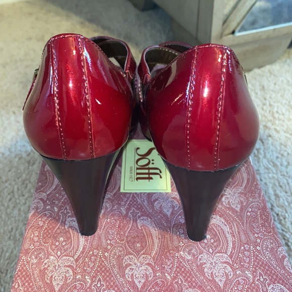 Heels - Picture 3 of 8